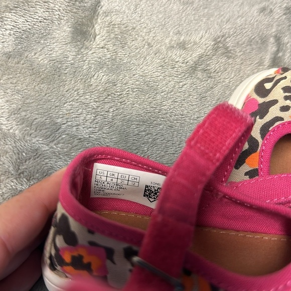 Toms Mary Jane Fuchsia Floral Leopard Size 5 - Picture 7 of 9